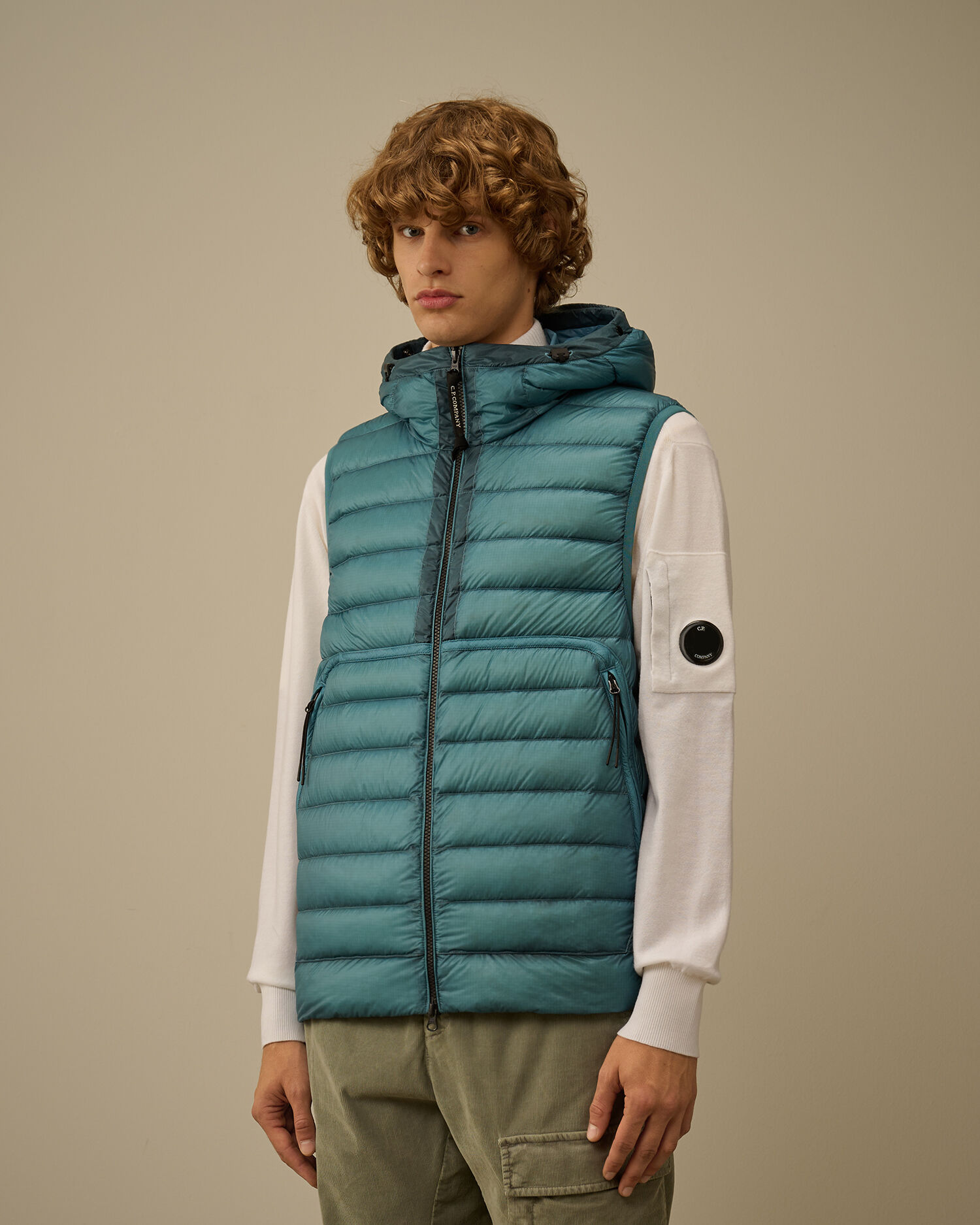 D.D. Shell Goggle Down Gilet カラー: AEGEAN BLUE