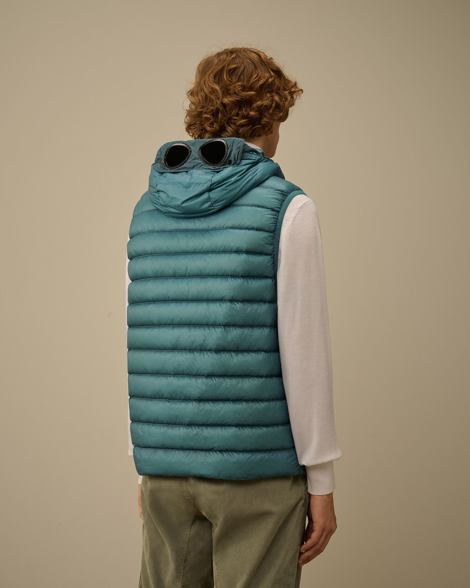 D.D. Shell Goggle Down Gilet カラー: AEGEAN BLUE