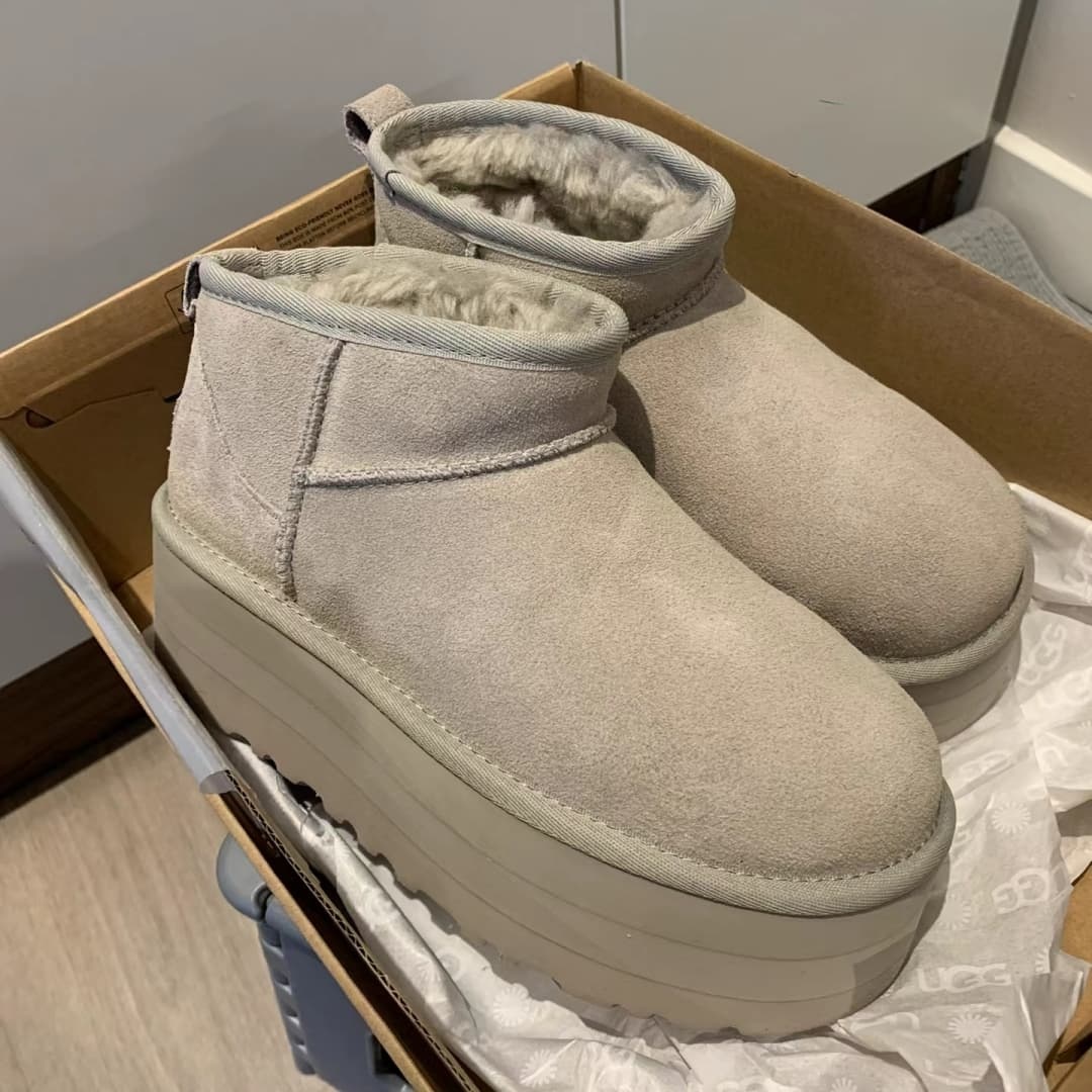 2024年11月発売予定！🔥人気の厚底が進化！【UGG】秋冬に大活躍！💓安斉星来が魅了する、渡辺直美同項のCLASSIC ULTRA MINI PLATFORM🔥今絶対買うべき！