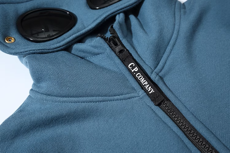 Diagonal Raised Fleece Goggle Sweatshirt カラー: Sapphire Blue