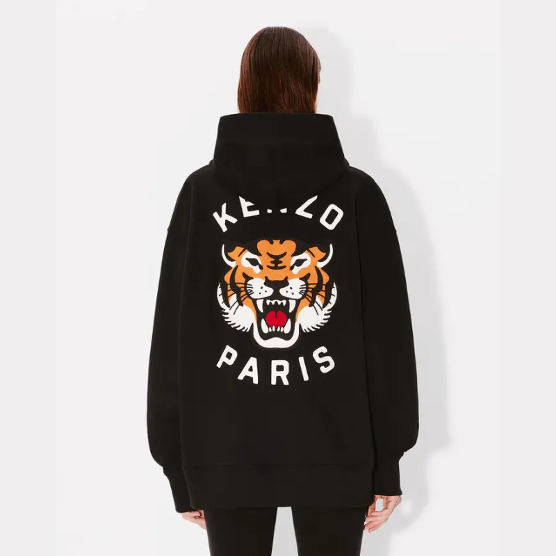 「ラッキータイガー」ジェンダーレスなオーバーサイズ刺繍パーカー