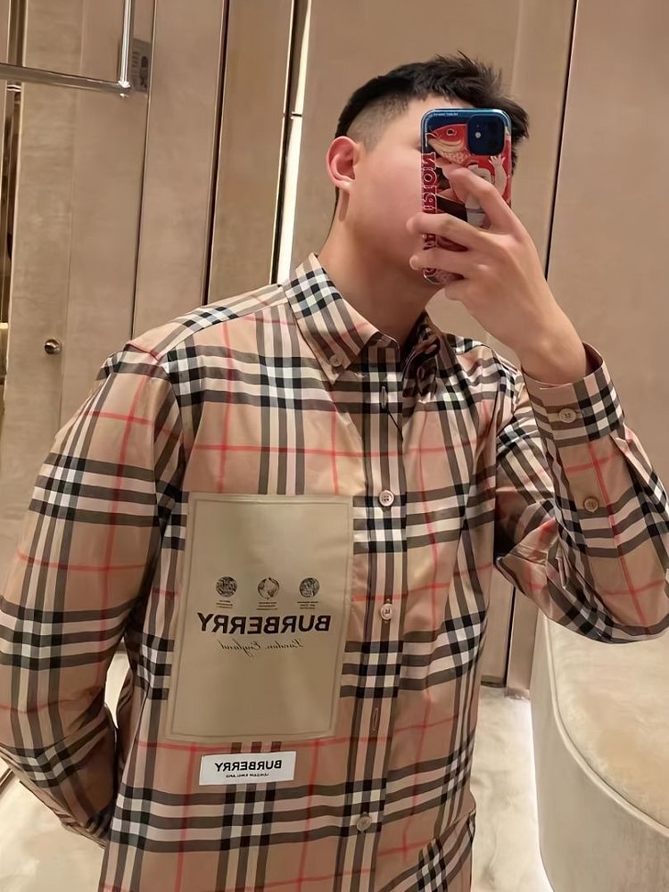 【BURBERRY】（バーバリー）長袖シャツ、ご好評に付き再入荷！