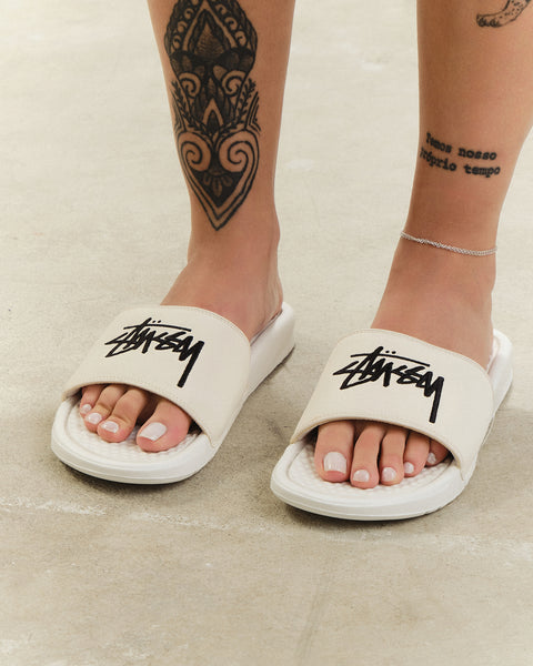 Slide Nike x Stussy Benassi White– The Young Plug Fashion Boutique