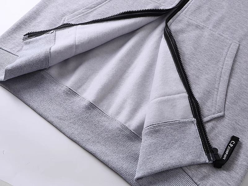 Diagonal Raised Fleece Goggle Sweatshirt カラー: Light gray