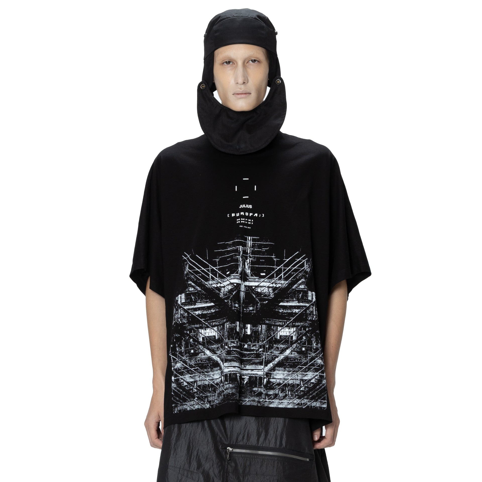 907CPM2 Black / Europa Graphic Oversized T-Shirt