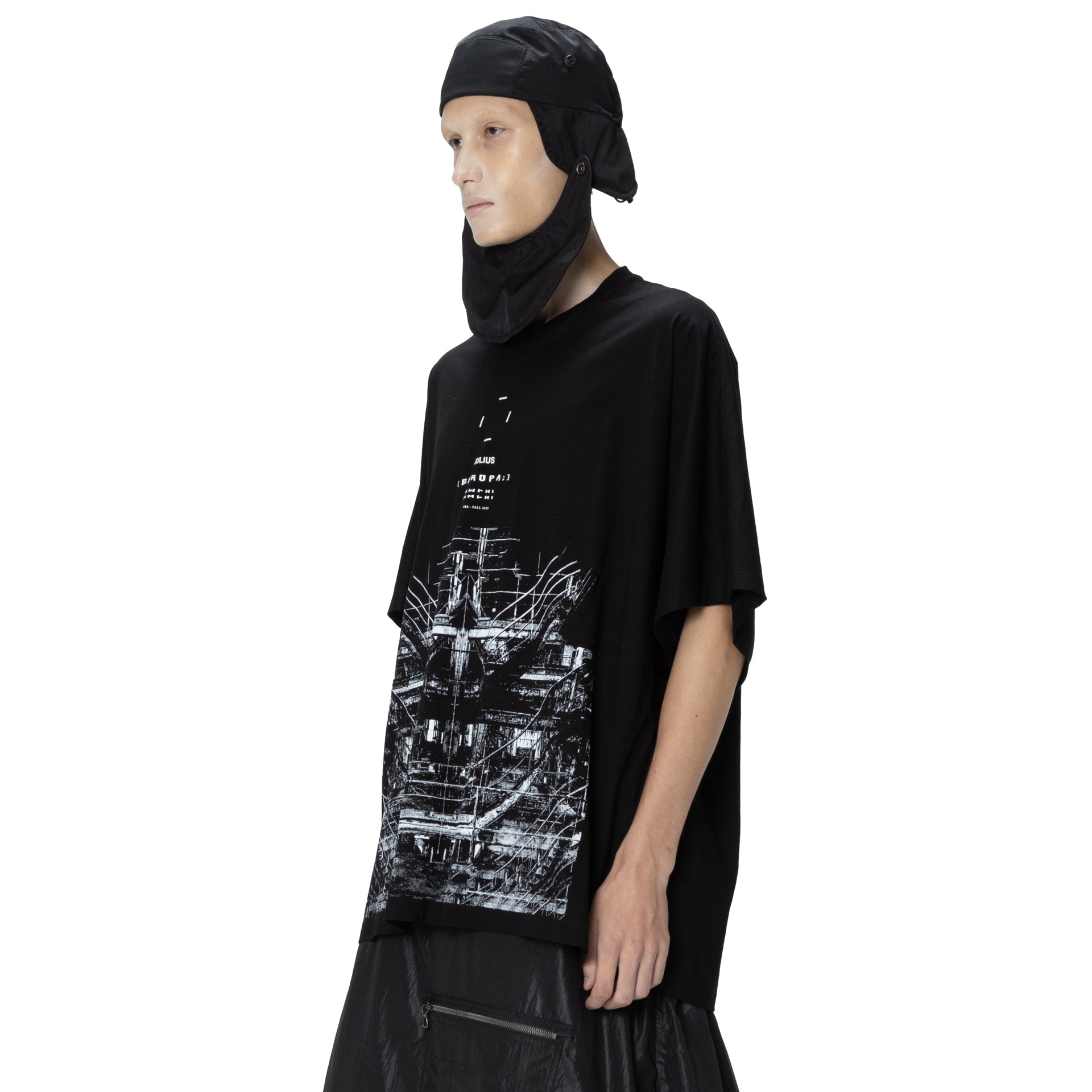 907CPM2 Black / Europa Graphic Oversized T-Shirt