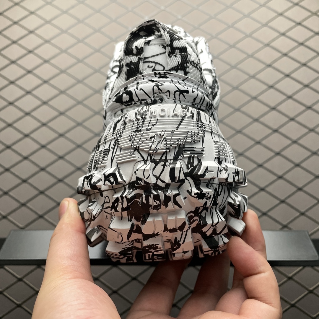 Balenciaga Bouncer Extreme Graffiti Sneaker(685613W2RG19010)