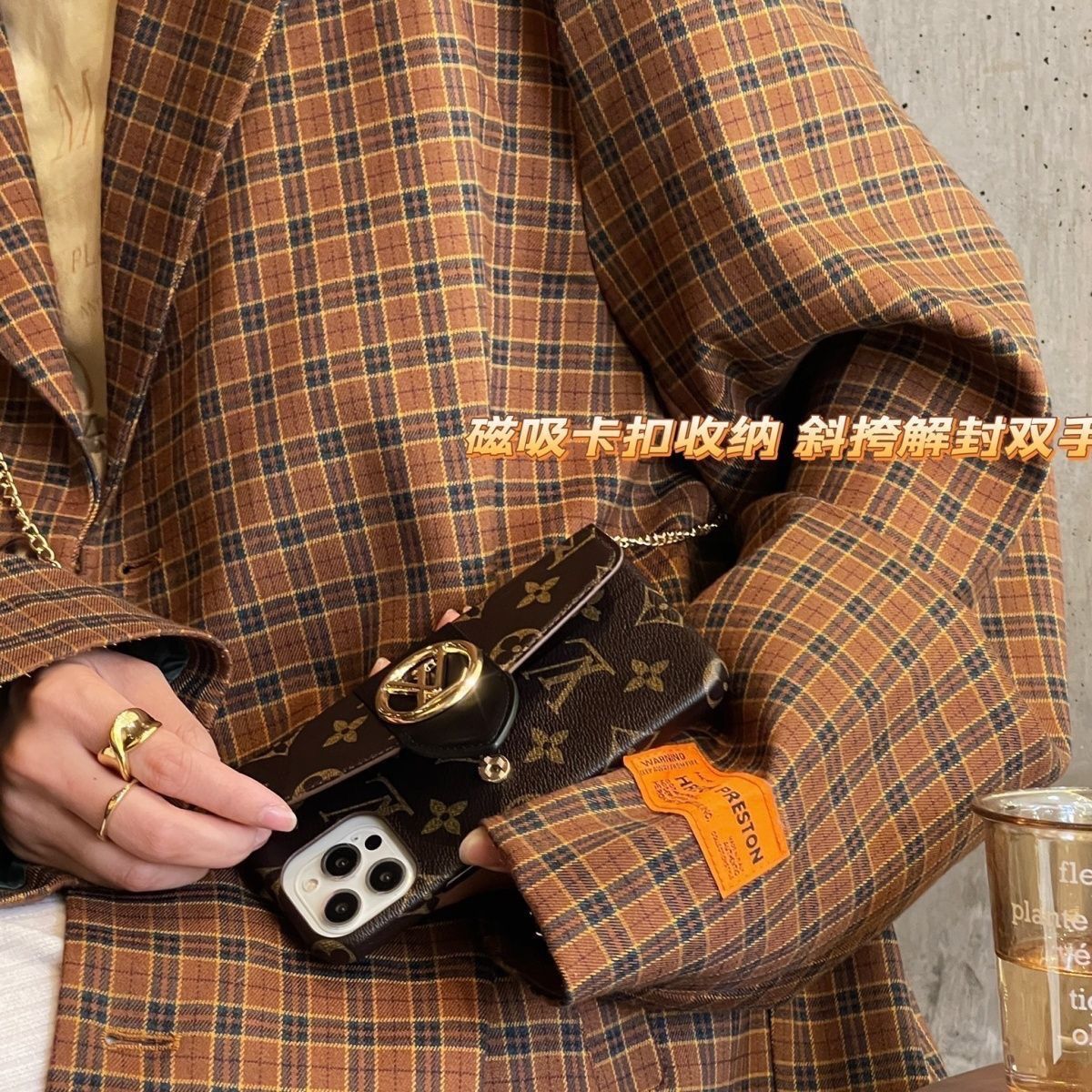 [L0UIS VUITT0N]👄革製の電話ケース📱【50%オフ+送料無料】