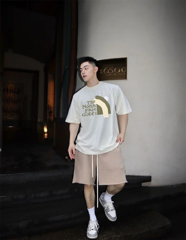 【Gucci 】（グッチ）半袖 男女兼用、ご好評に付き再入荷！