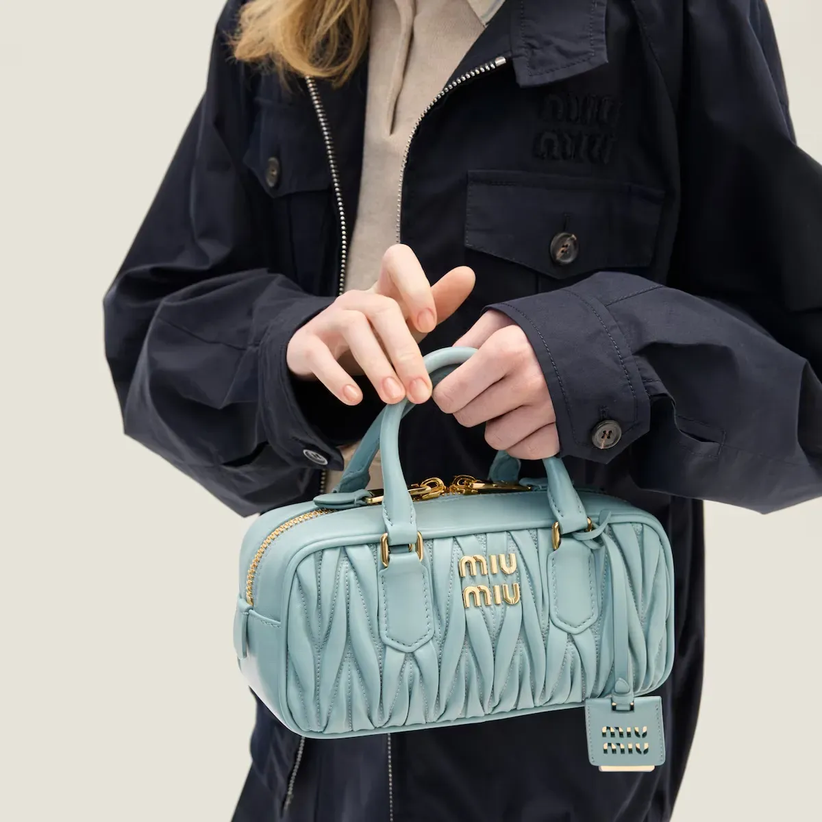 【MIU MIU】アルカディ マトラッセ レザー バッグ レギュラー