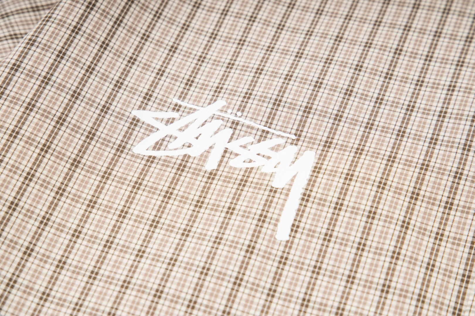 🔥款号6961# P75 （现货发售）斯图西 stussy x patta联名印花翻领格子宽松短袖衬衫 25夏季新款男女同款颜色：杏色码数：s m l xl