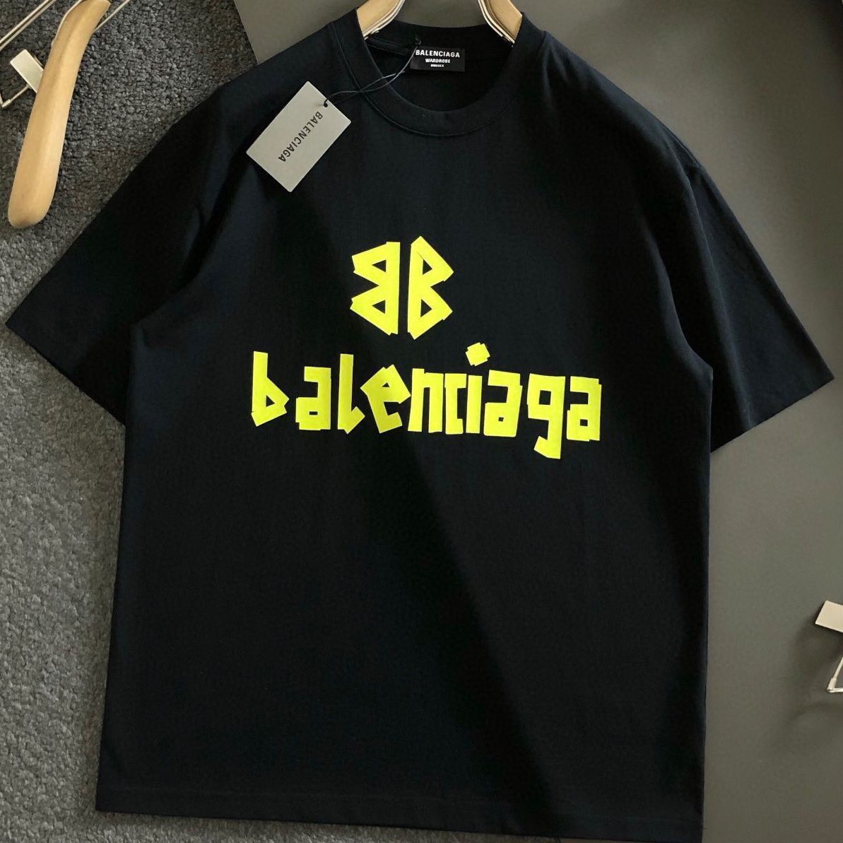 【BALENCIAGA】（バレンシアガ ）半袖 男女兼用
