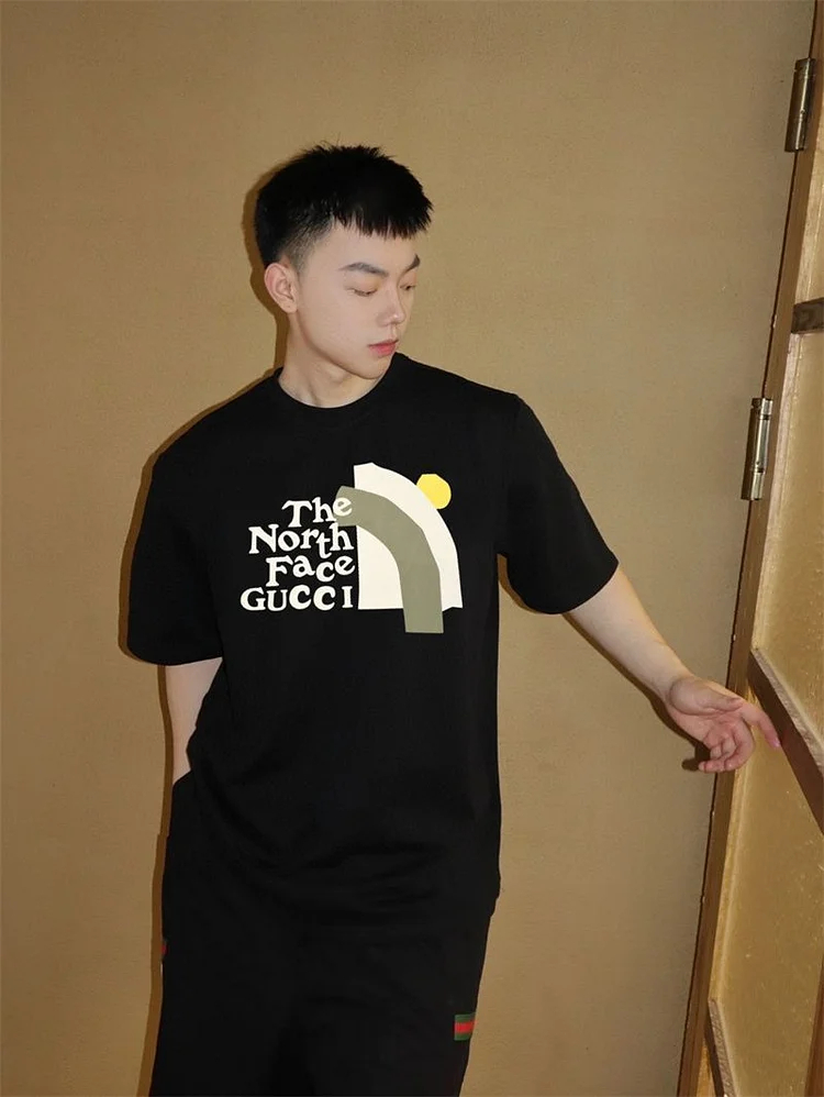 【Gucci 】（グッチ）半袖 男女兼用、ご好評に付き再入荷！