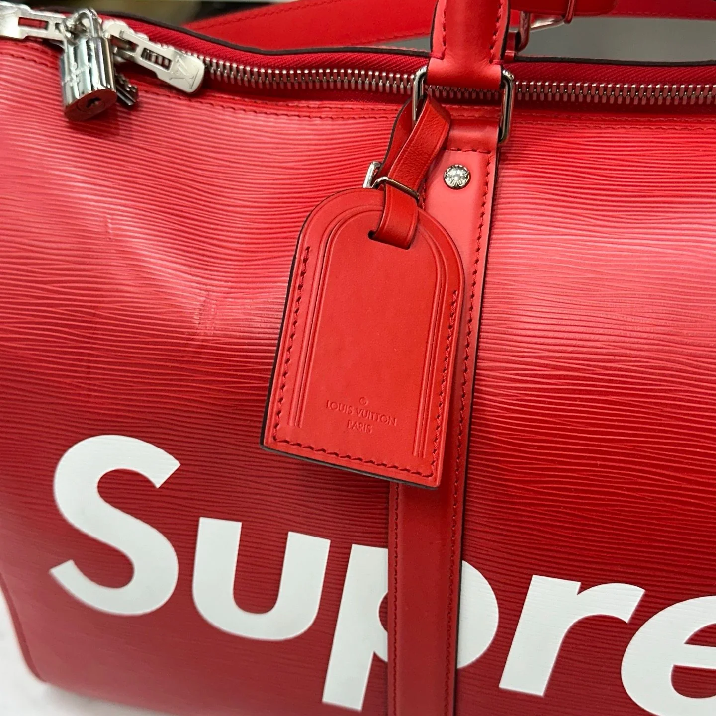 【期間限定割引価格】LV 旅行用バッグ LV シュプリーム キーポル 45 旅行用バッグ EPL ウォーター リップル 旅行用バッグ レッド