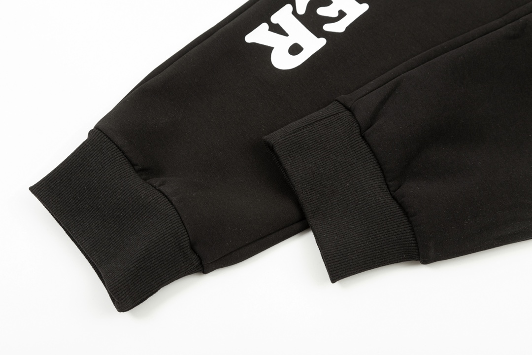 【MONCLER 公式旗艦店】モンクレール 好評に付き再入荷！