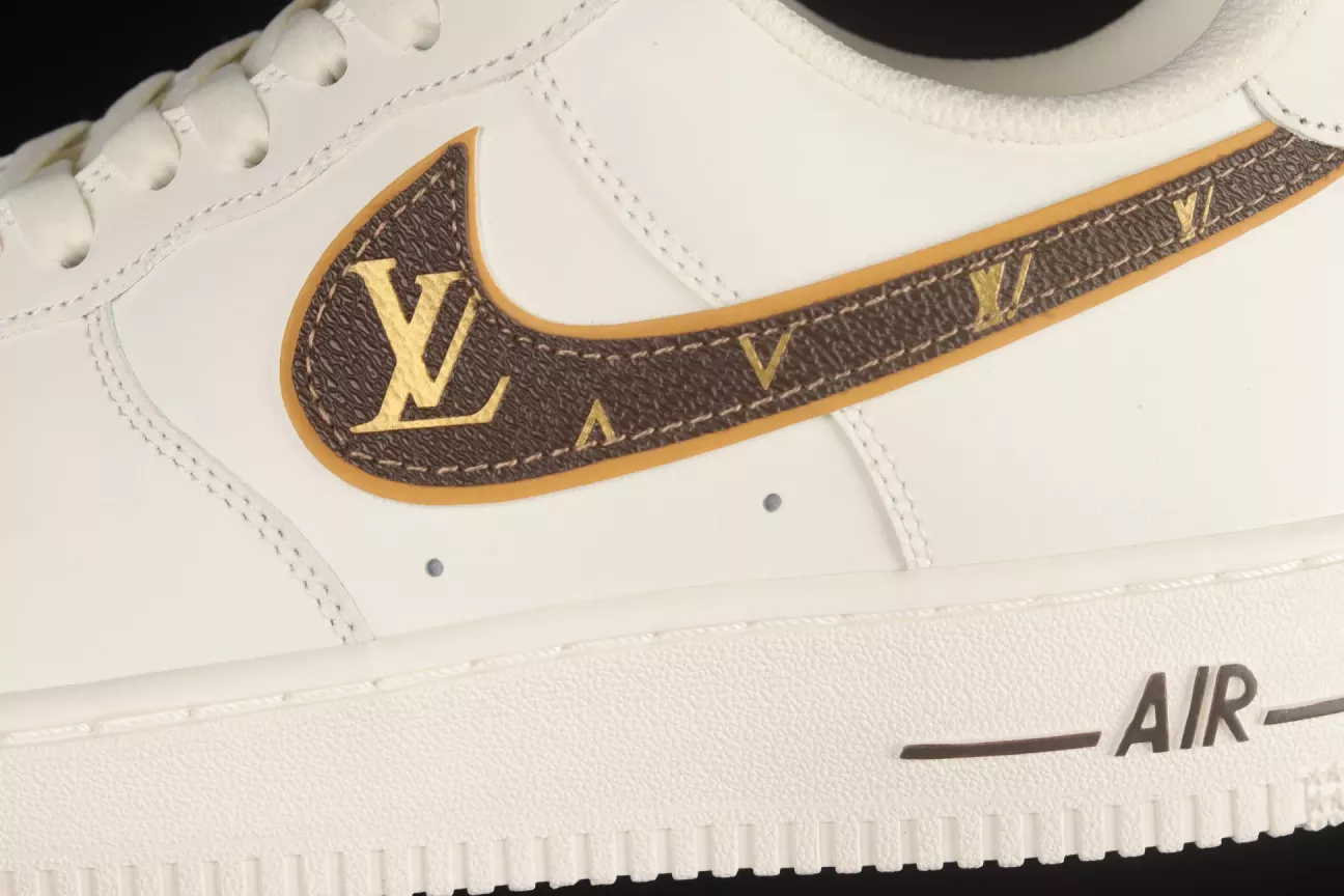 【新商品発売】【今年の新商品】LOUIS VUITTON X NIKE AIR FORCE 1 07 LOW RICE WHITE SHOES SNEAKERS【本物保証】【代金引換】