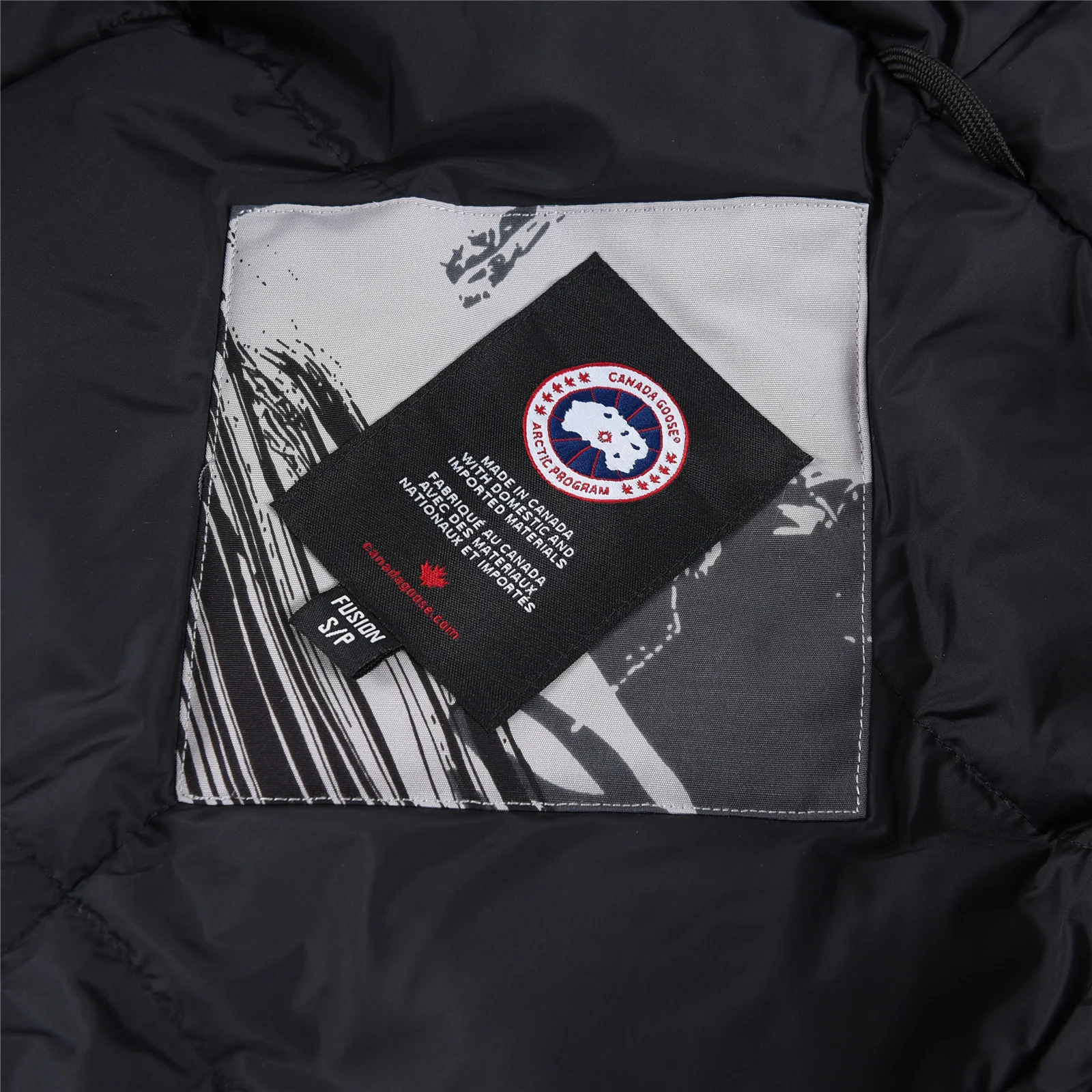 カナダグース エクスペディションパーカー 4660M ユニセックス ダウンジャケット ミドル丈コート（カモフラージュ）。