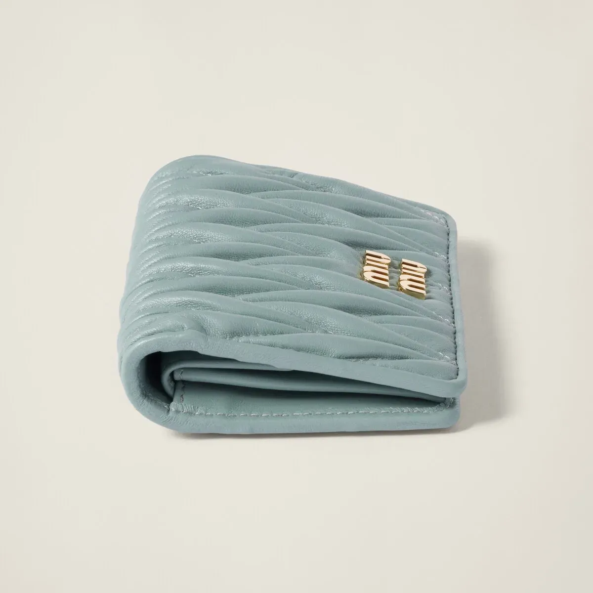 ◇【MIU MIU】マテラッセレザー 折り財布