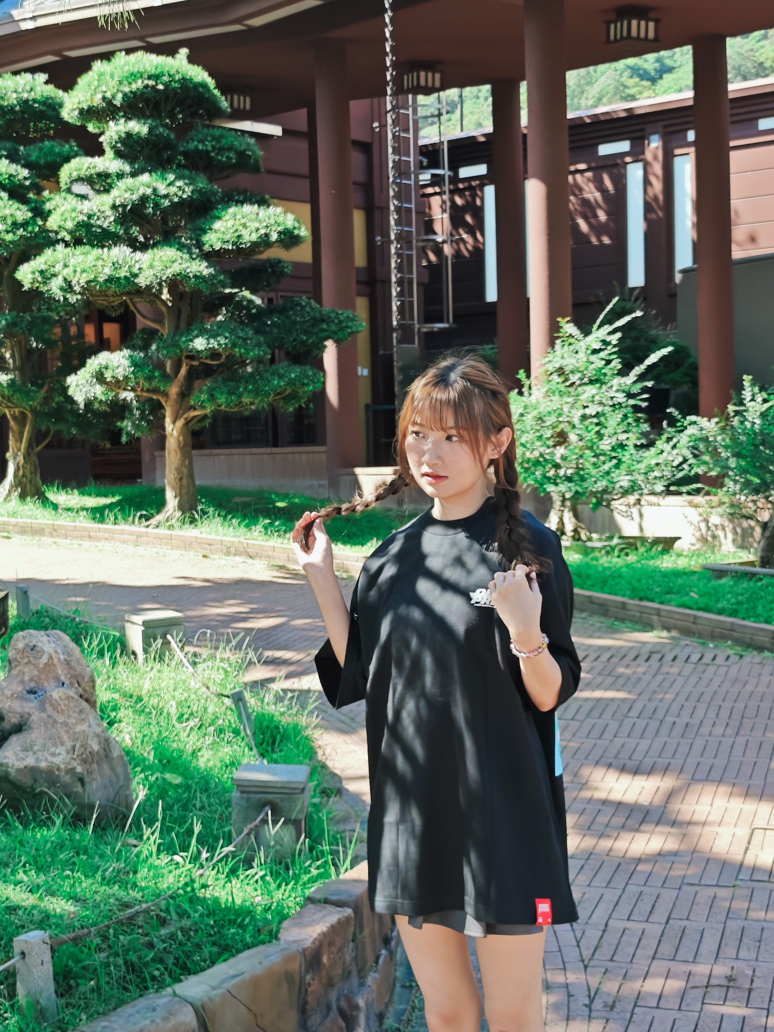 Over print x EDGELINK Bag Girl Tee (Black)