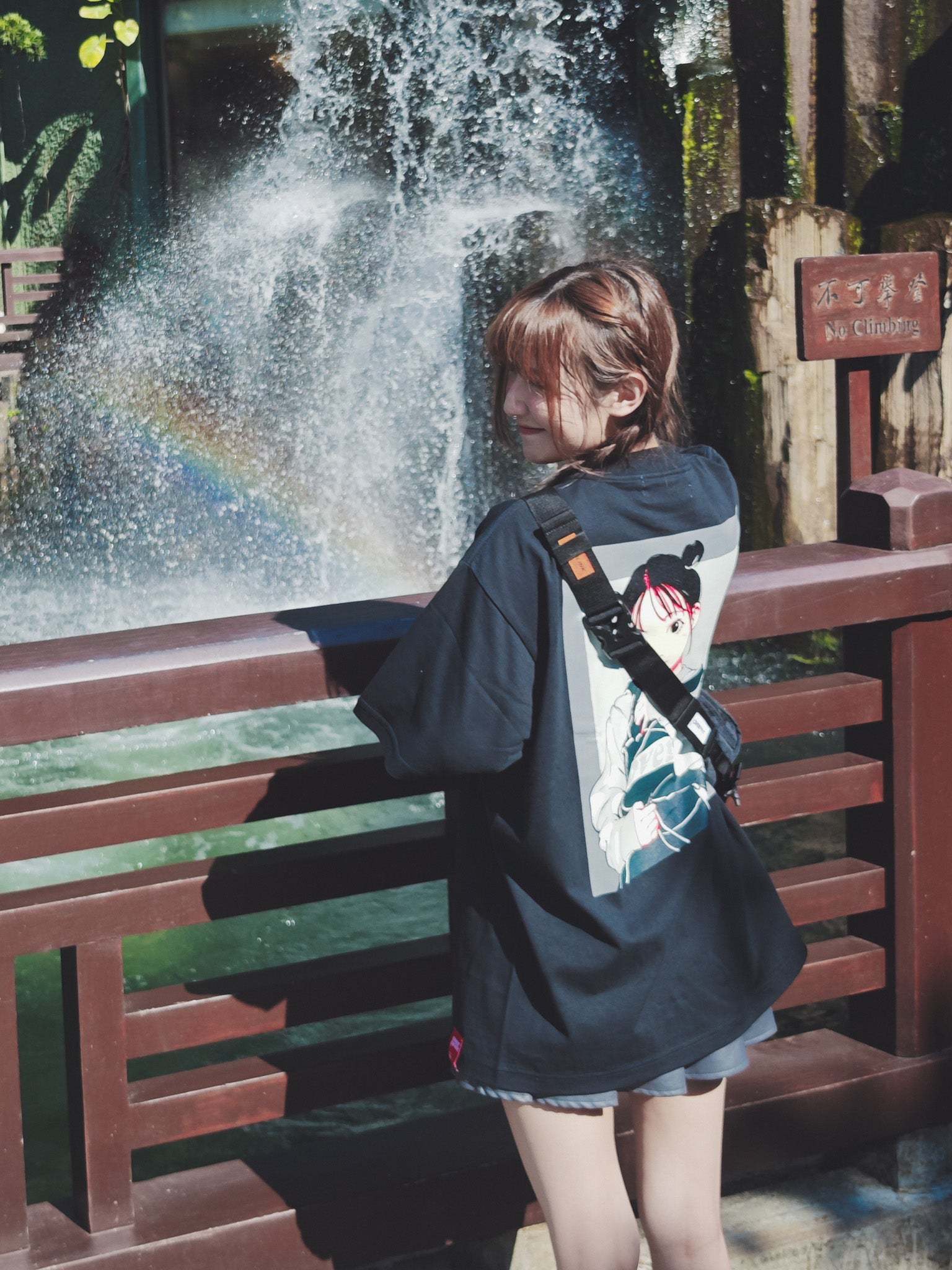 Over print Bag Girl Tee (Black)