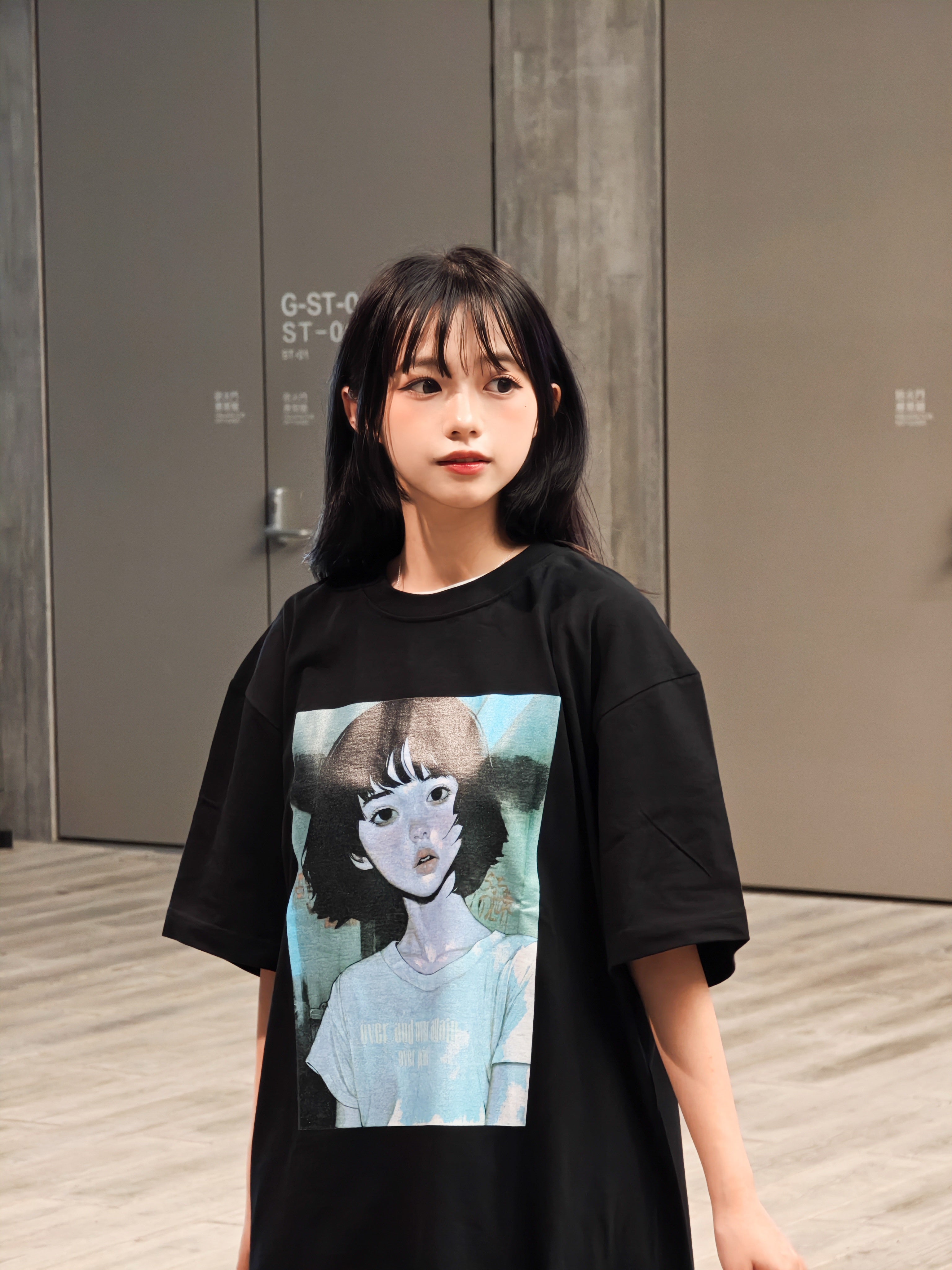 Over print 世界 Tee