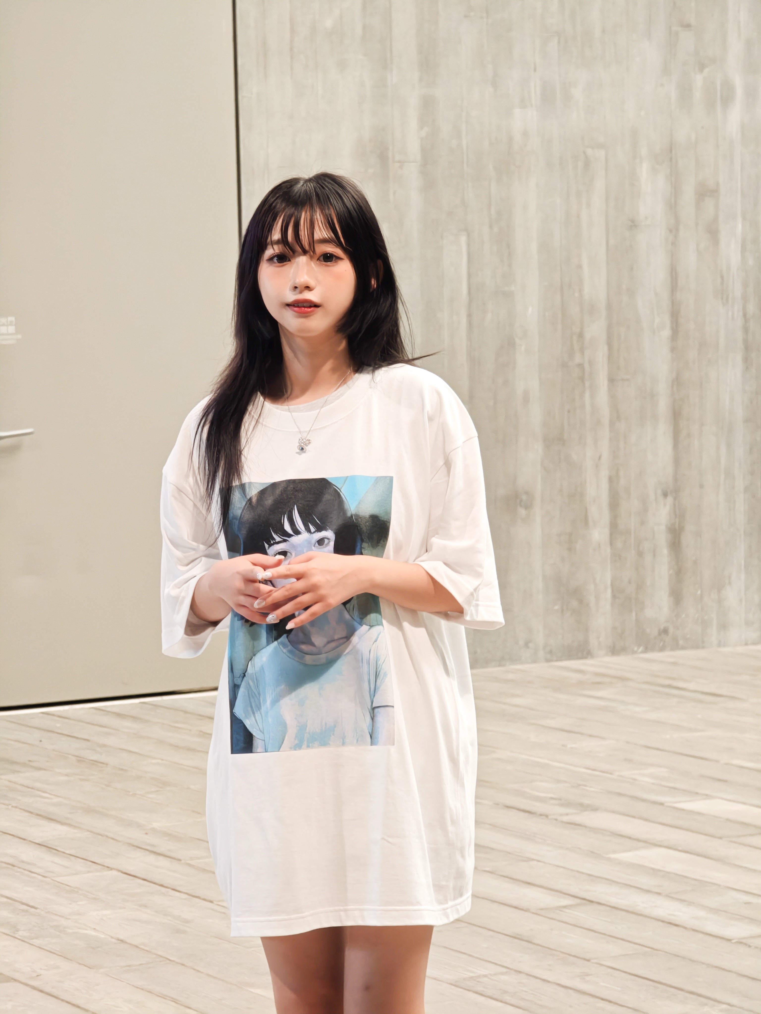 Over print 世界 Tee