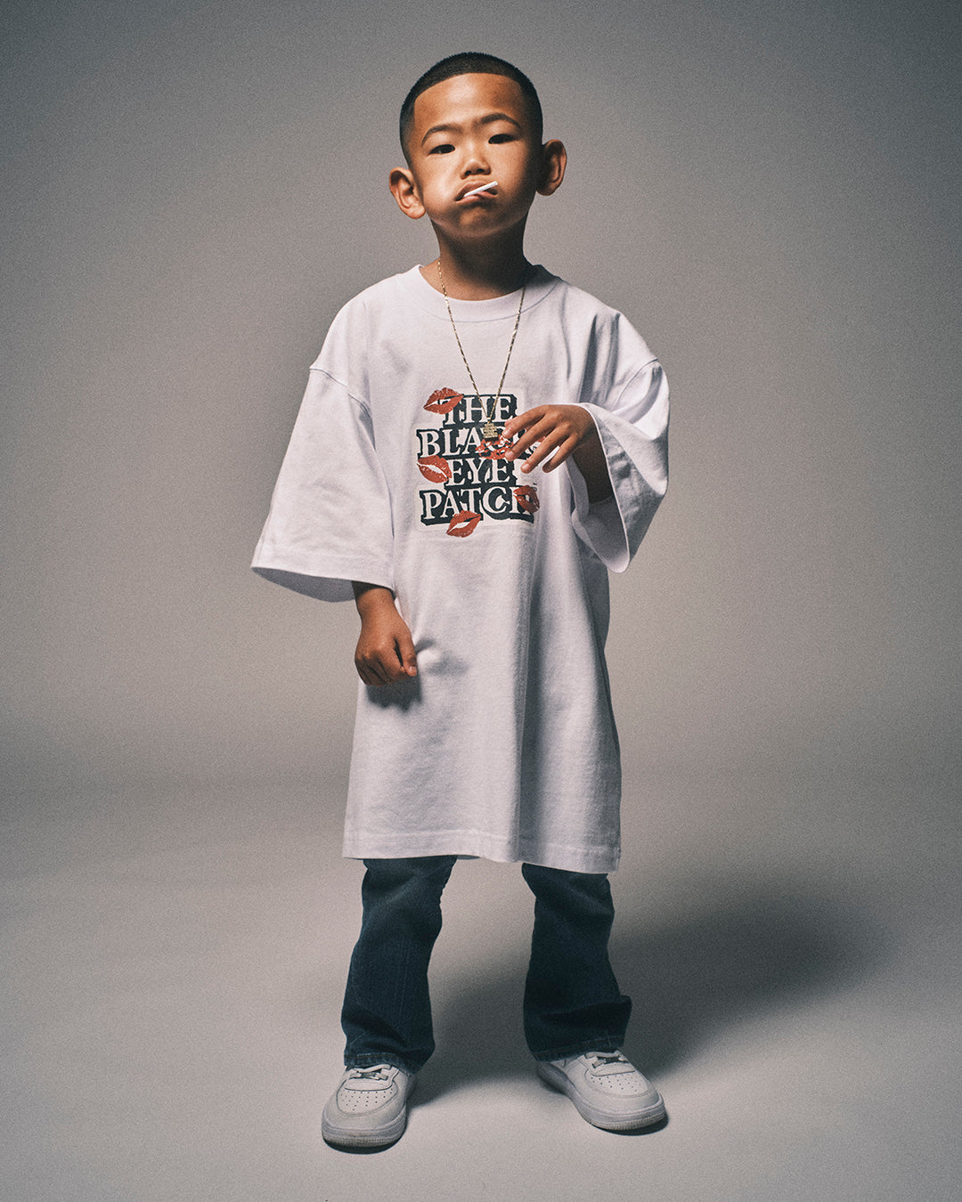 KISSES ON OG LABEL TEE WHITE