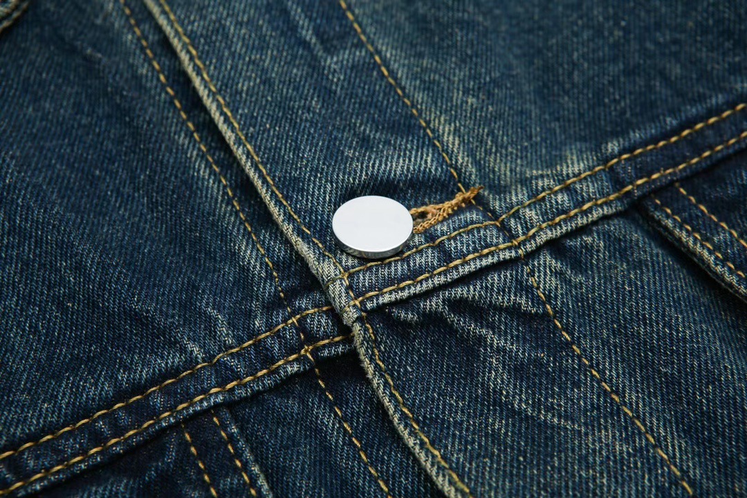 ストーンアイランド公式旗艦店：ヘビーデューティーデニムワークジャケット（ユニセックス）