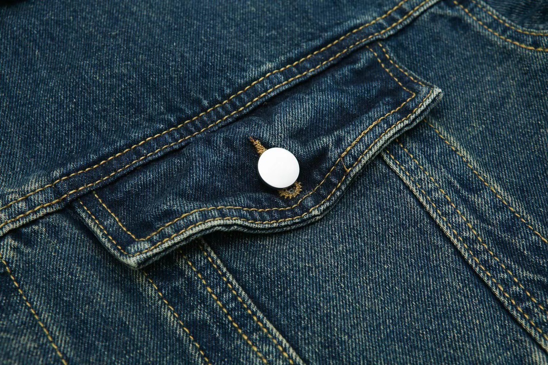 ストーンアイランド公式旗艦店：ヘビーデューティーデニムワークジャケット（ユニセックス）