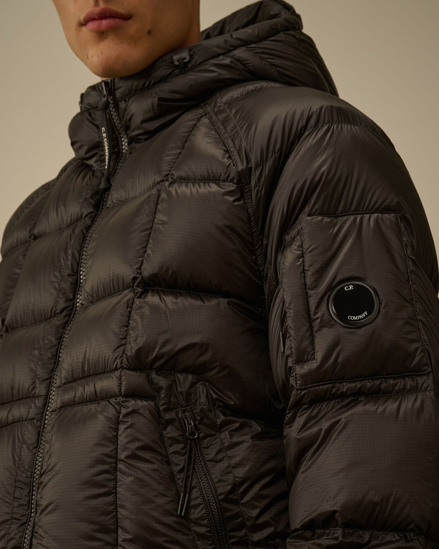 D.D. Shell Hooded Down Jacket カラー: BLACK