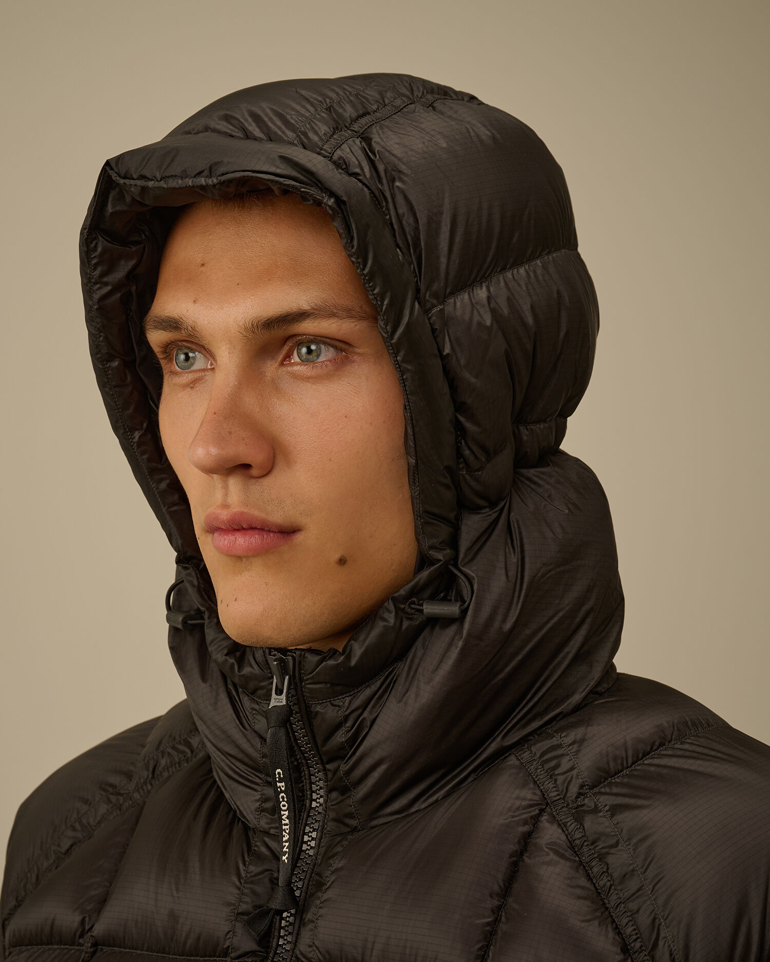D.D. Shell Hooded Down Jacket カラー: BLACK