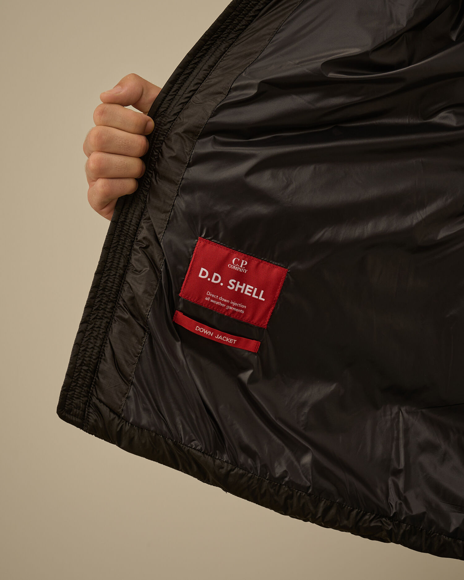 D.D. Shell Hooded Down Jacket カラー: BLACK