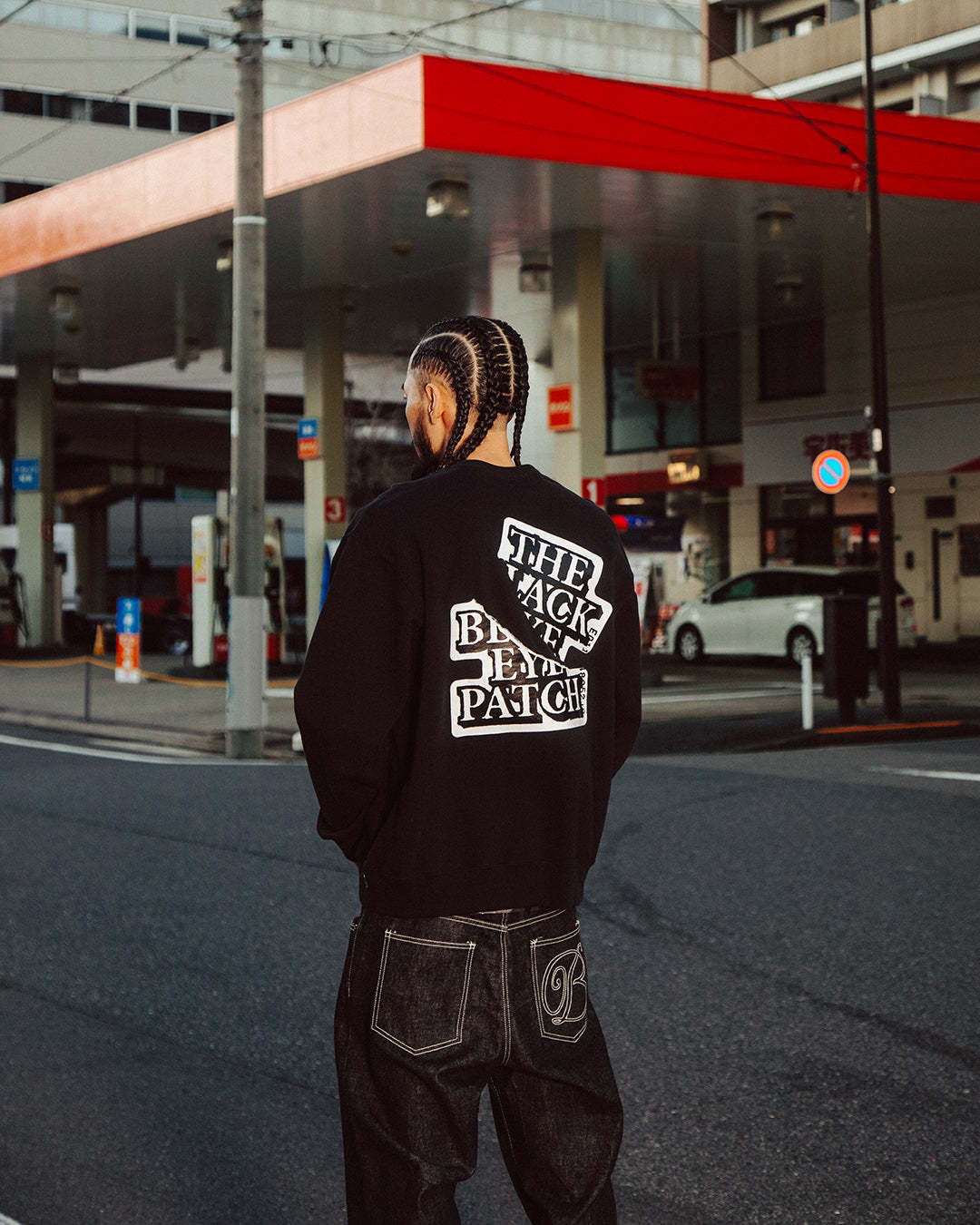 RIPPED APART OG LABEL CREW SWEAT BLACK