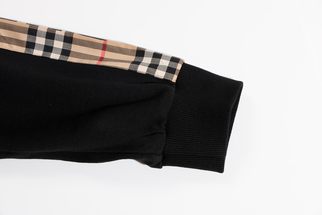 【2025】【BURBERRY 公式旗艦店】バーバリー ジップパーカー 好評に付き再入荷！