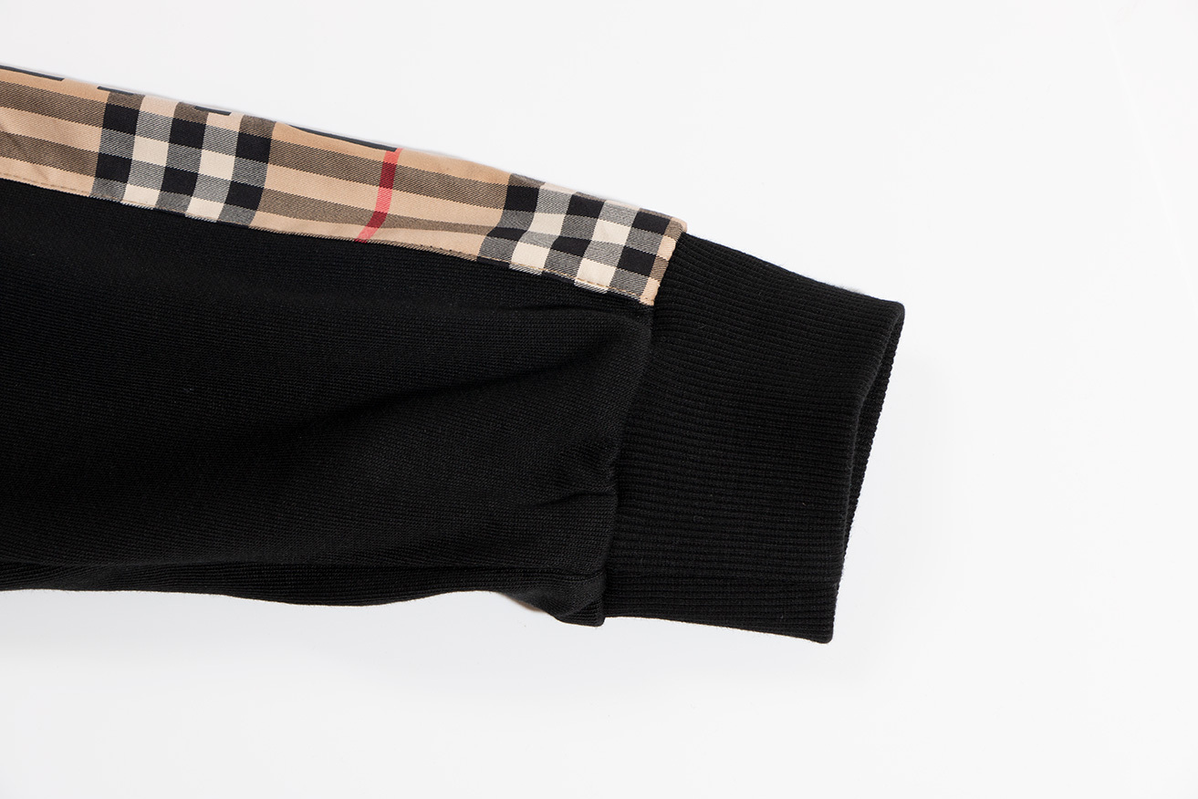 【2025】【BURBERRY 公式旗艦店】バーバリー ジップパーカー 好評に付き再入荷！