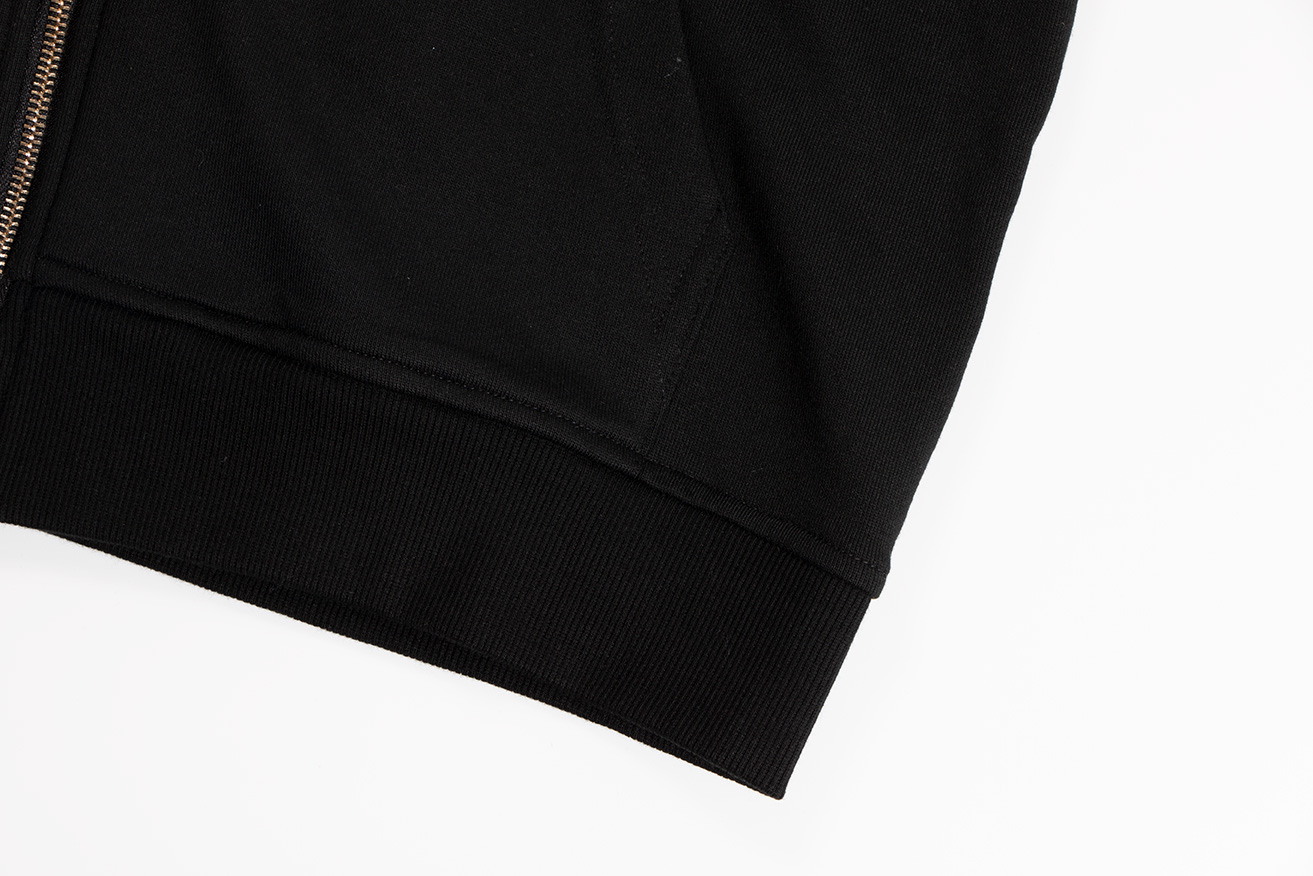 【2025】【BURBERRY 公式旗艦店】バーバリー ジップパーカー 好評に付き再入荷！