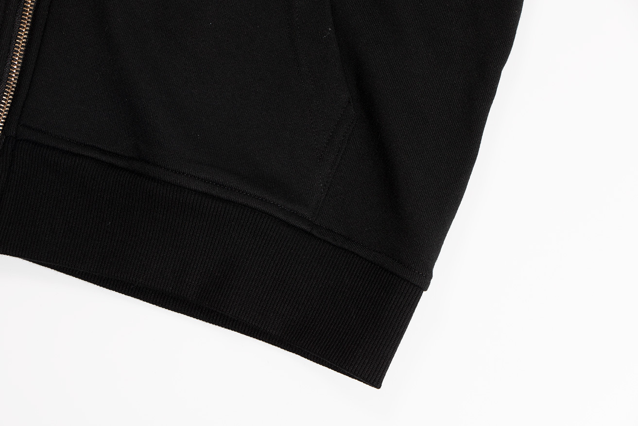 【2025】【BURBERRY 公式旗艦店】バーバリー ジップパーカー 好評に付き再入荷！