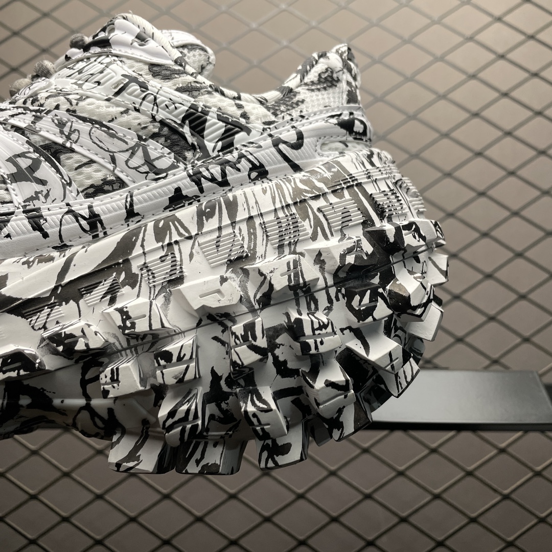 Balenciaga Bouncer Extreme Graffiti Sneaker(685613W2RG19010)