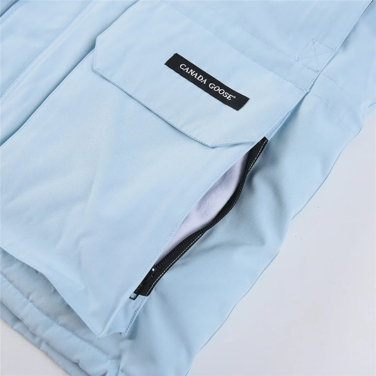 カナダグース エクスペディション パーカー 4660M ユニセックス ダウンジャケット ミドル丈コート (スカイブルー)。