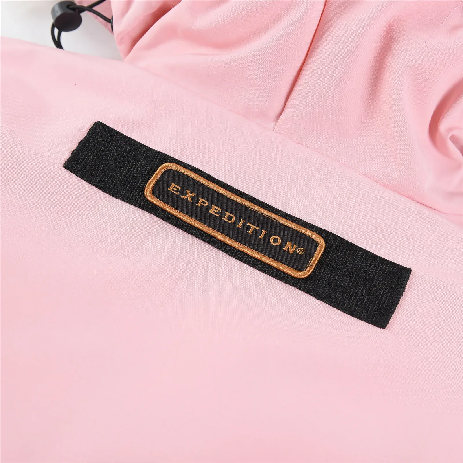 カナダグース エクスペディション パーカー 4660M、ユニセックス ダウンジャケット、ミドル丈コート（ピンク）。