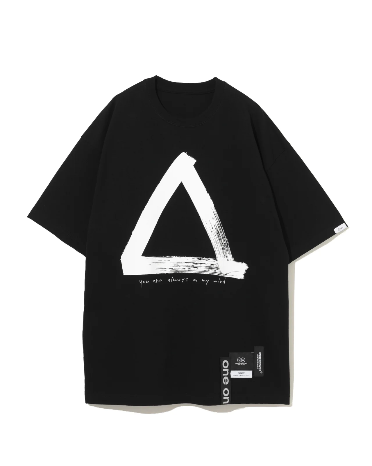 セットTシャツ④　デザイン：西山徹