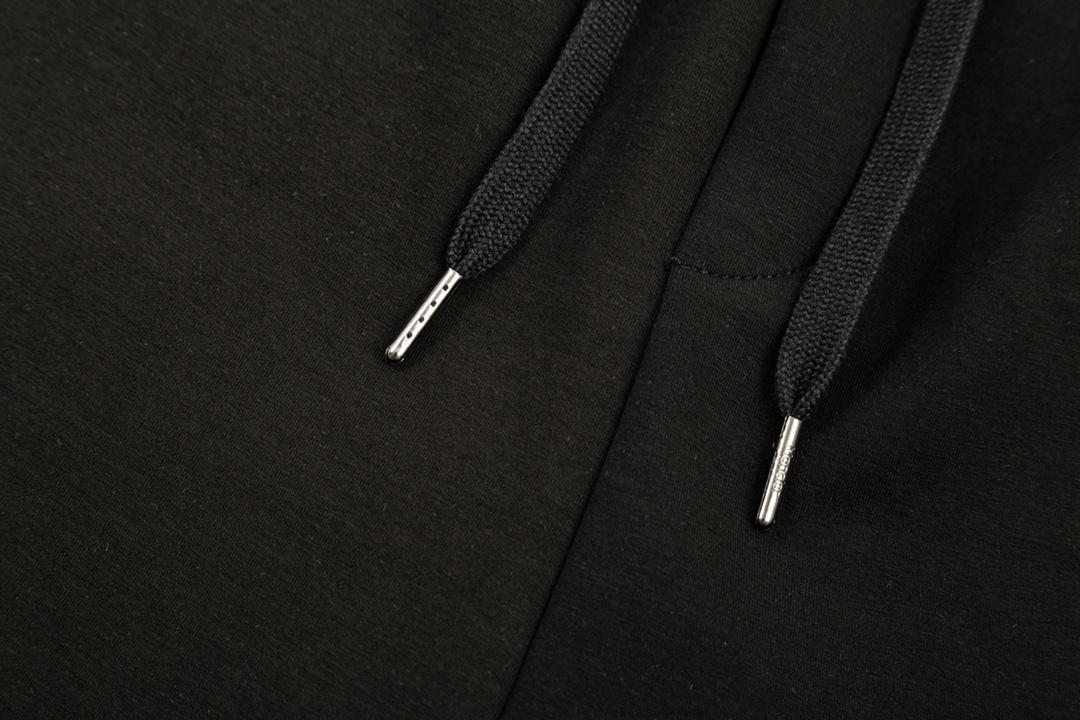 【MONCLER 公式旗艦店】モンクレール 好評に付き再入荷！