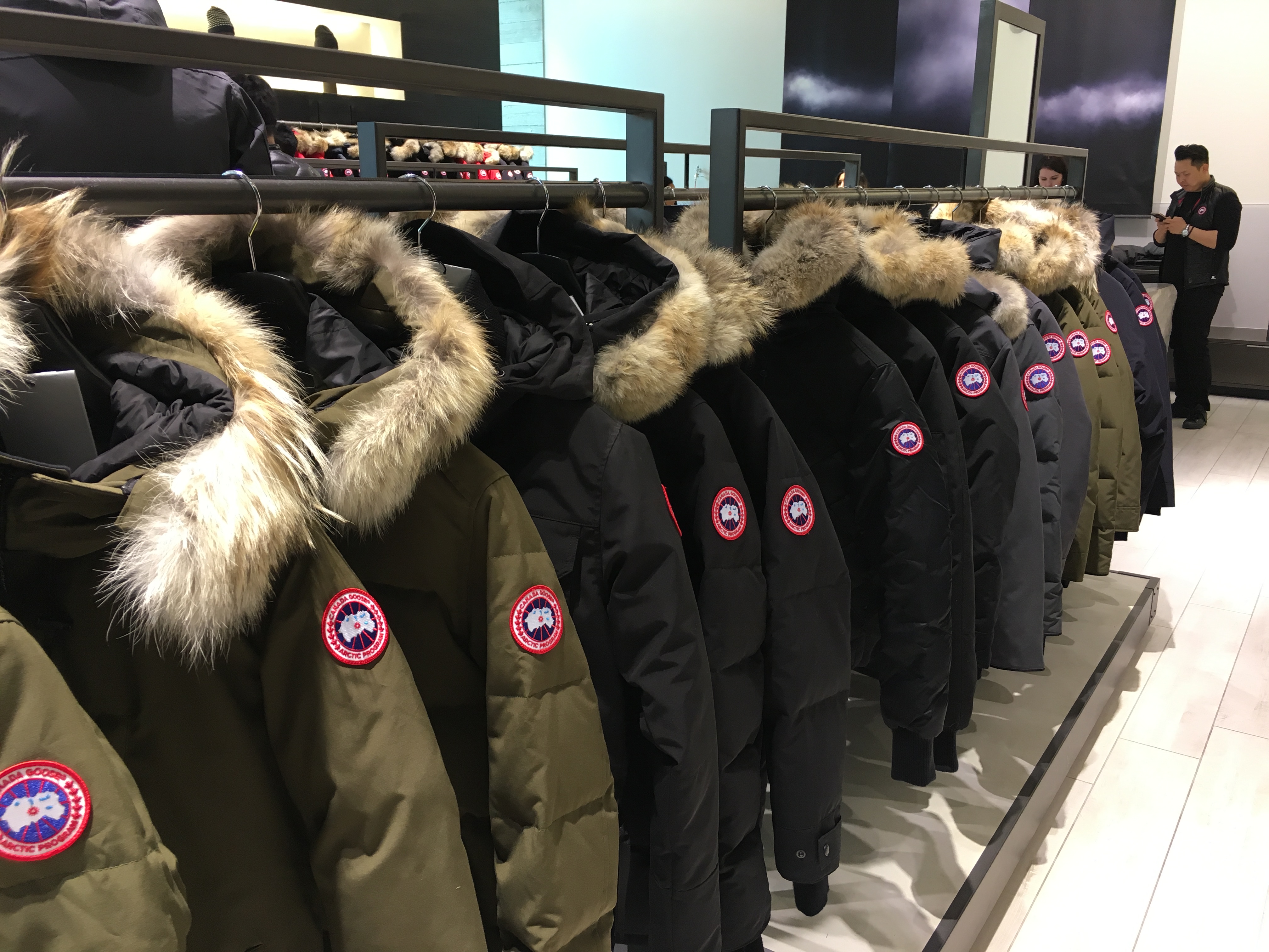 被中国黑心商家山寨加拿大鹅怒告商标侵权| 羽绒服| 大纪元