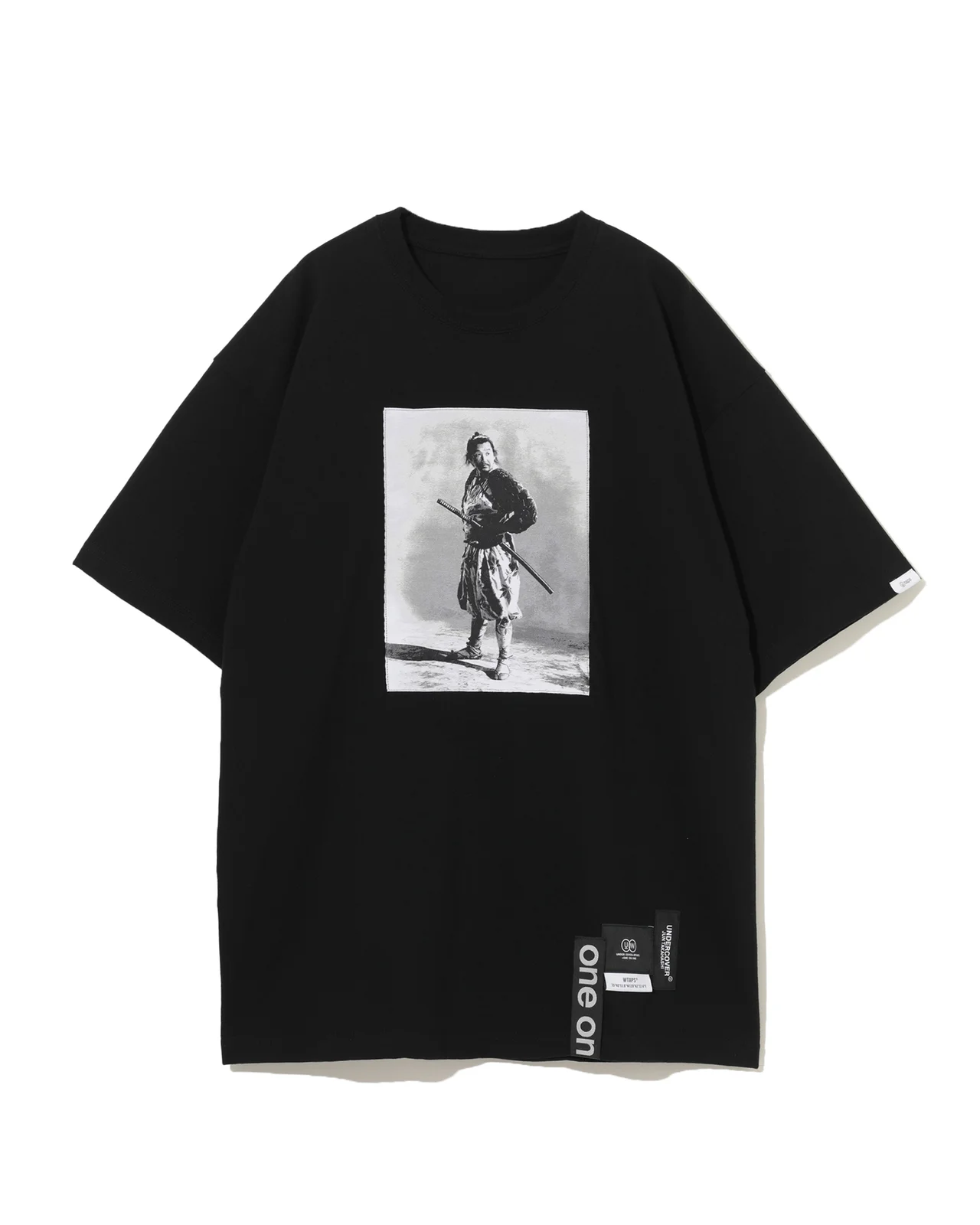 セットTシャツ① デザイン：西山徹