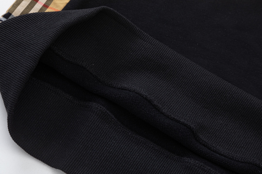 【BURBERRY】（バーバリー）長袖 ご好評に付き再入荷！