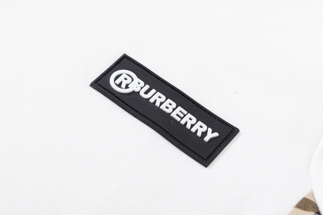 【BURBERRY】（バーバリー）長袖 ご好評に付き再入荷！