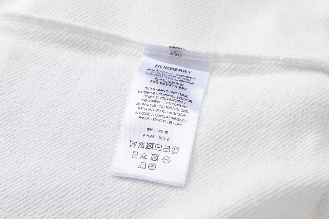 【BURBERRY】（バーバリー）長袖 ご好評に付き再入荷！