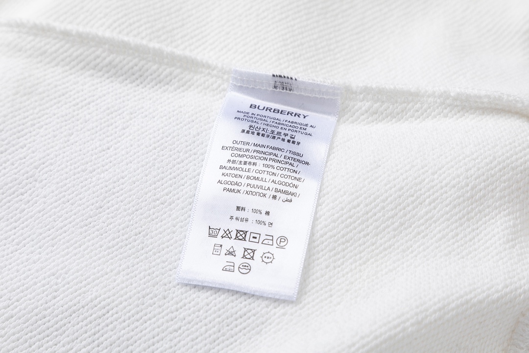 【BURBERRY】（バーバリー）長袖 ご好評に付き再入荷！