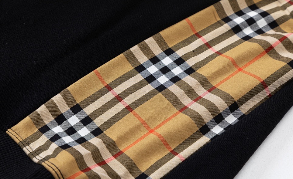 【BURBERRY】（バーバリー）長袖 ご好評に付き再入荷！