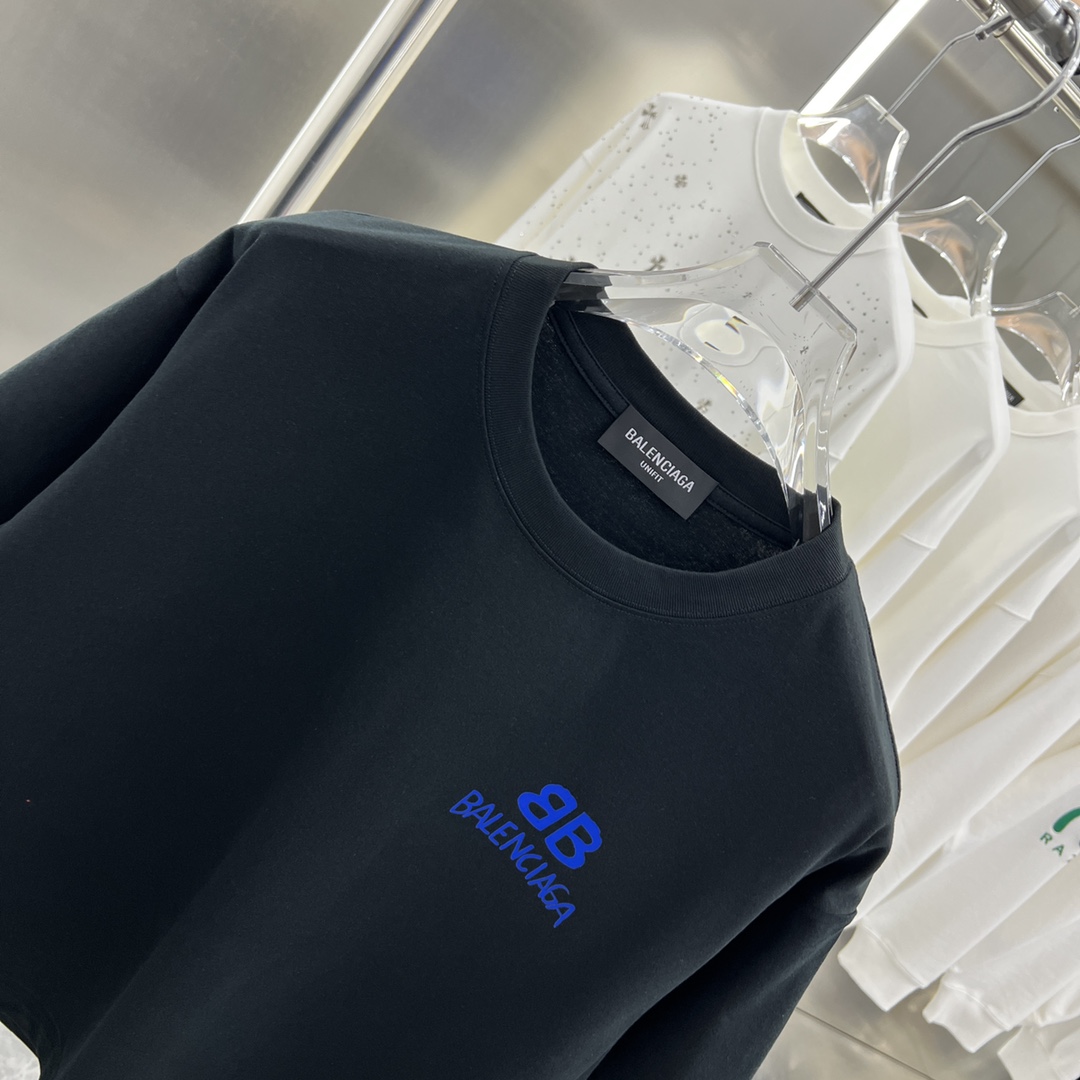 【BALENCIAGA】（バレンシアガ ）半袖Tシャツ 男女兼用